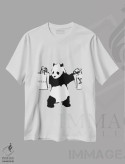 تیشرت سفید طرح دار پاندای مسلح با گوچی و لویی ویتون، هنر دیجیتال سیاه و سفید اثر جولی شریبر | immage.ir