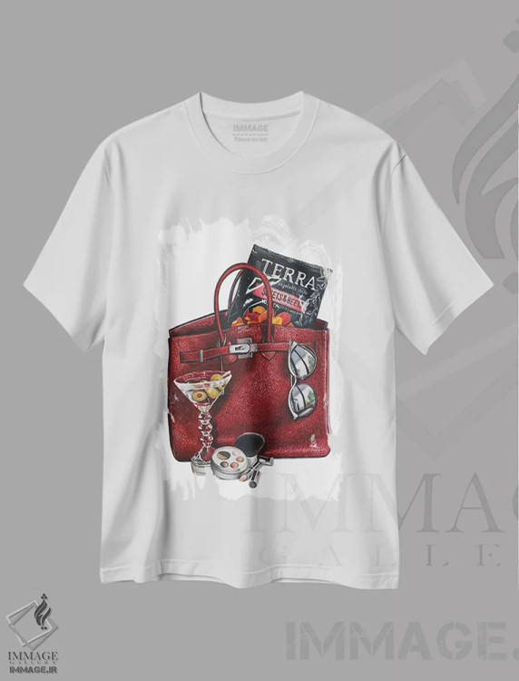 تیشرت سفید طرح دار مارتینی و آرایش، بیرکین، مدیوم اثر جولیا رایان | immage.ir