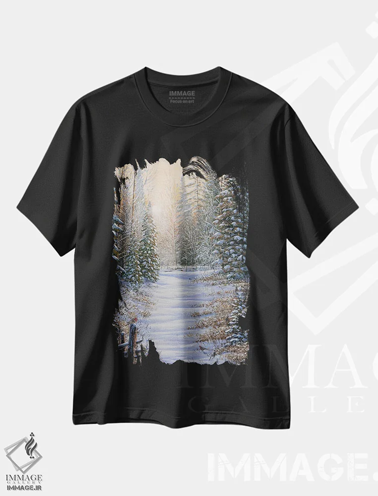 تیشرت مشکی طرح دار جادوی زمستانی، دکور کلبه و لژ اثر جیک وندن برینگک | فروشگاه ایماژ