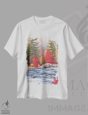 تیشرت سفید طرح دار افراهای سرخ، آب سفید، دکور کلبه و لژ اثر جیک وندن برینگک | فروشگاه ایماژ