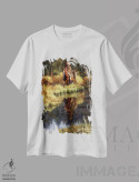 تیشرت سفید طرح دار قلمرو اصلی، دکور کلبه و لژ اثر جو ولاسکز | فروشگاه ایماژ