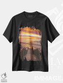 تیشرت مشکی طرح دار پله های کنار ساحل در غروب، مدیوم اثر جیمز وودیکا | فروشگاه ایماژ