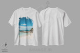 تیشرت سفید طرح دار خلیج ساحلی بهشتی، مدیوم اثر جیمز وودیکا | فروشگاه ایماژ