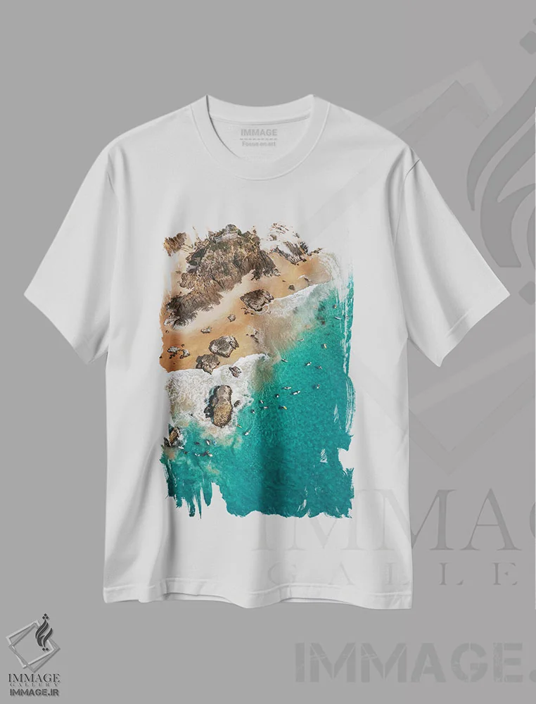 تیشرت سفید طرح دار موج سواران پوینت برک بایرون، مدیوم اثر جیمز وودیکا | immage.ir