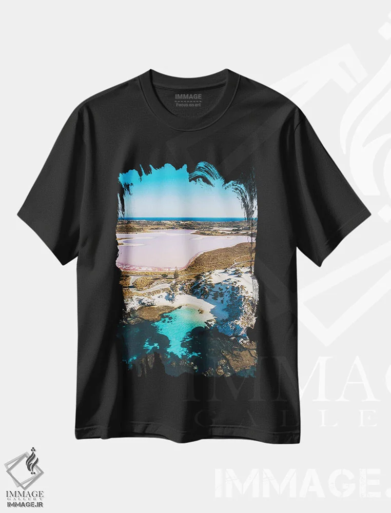 تیشرت مشکی طرح دار دریاچه صورتی با اقیانوس فیروزه ای، مدیوم اثر جیمز وودیکا | immage.ir