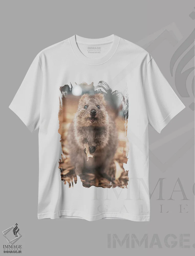 تیشرت سفید طرح دار کوئوککا با برگ اثر جیمز وودیکا | immage.ir