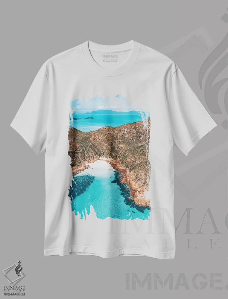 تیشرت سفید طرح دار خلیج جزیره دنج و خلوت، مدیوم اثر جیمز وودیکا | immage.ir