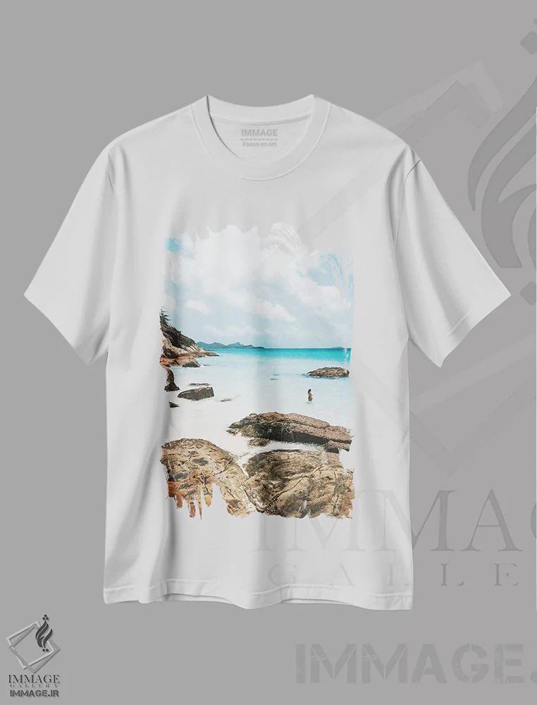 تیشرت سفید طرح دار دختر با بیکینی در اقیانوس، مدیوم اثر جیمز وودیکا | immage.ir