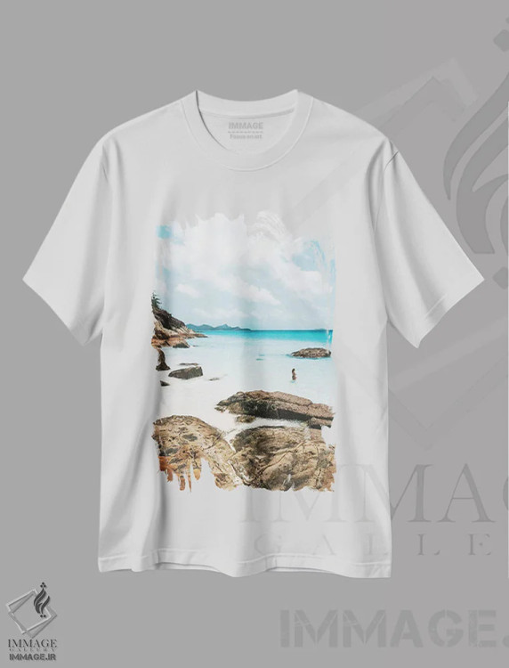 تیشرت سفید طرح دار دختر با بیکینی در اقیانوس، مدیوم اثر جیمز وودیکا | immage.ir