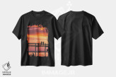 تیشرت مشکی طرح دار اسکله جزیره در غروب با افراد به شکل سایه، مدیوم اثر جیمز وودیکا | immage.ir