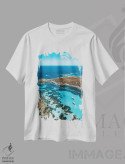 تیشرت سفید طرح دار خلیج فیروزه ای در جزیره راتنست، مدیوم اثر جیمز وودیکا | immage.ir
