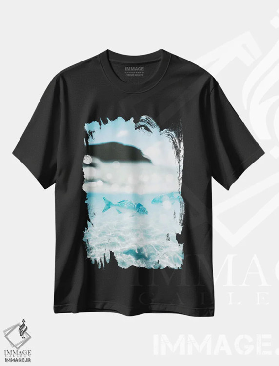 تیشرت مشکی طرح دار عکس دوگانه ی زیر و روی آب از ماهی ها، مدیوم اثر جیمز وودیکا | immage.ir