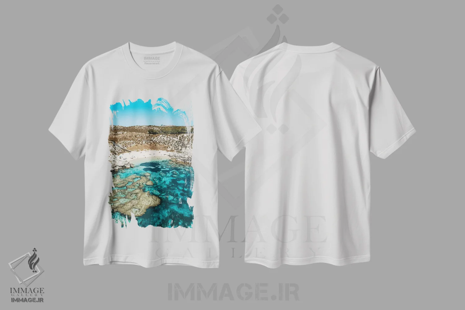 تیشرت سفید طرح دار نمای هوایی ساحل صخره مرجانی فیروزه ای، مدیوم اثر جیمز وودیکا | فروشگاه ایماژ
