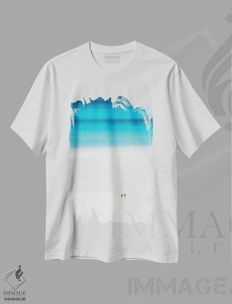 تیشرت سفید طرح دار پیاده روی زوج در ساحل سفید و دنج، دکور ساحلی اثر جیمز وودیکا | immage.ir
