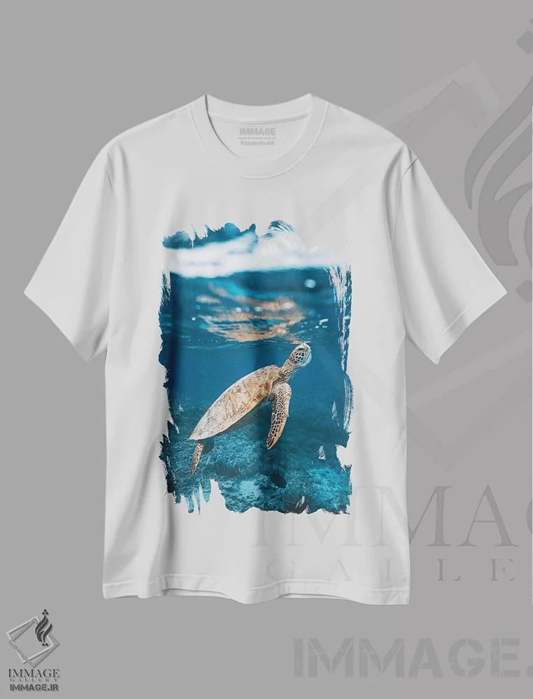 تیشرت سفید طرح دار لاک پشت دیواره بزرگ مرجانی زیر آب، مدیوم اثر جیمز وودیکا | immage.ir