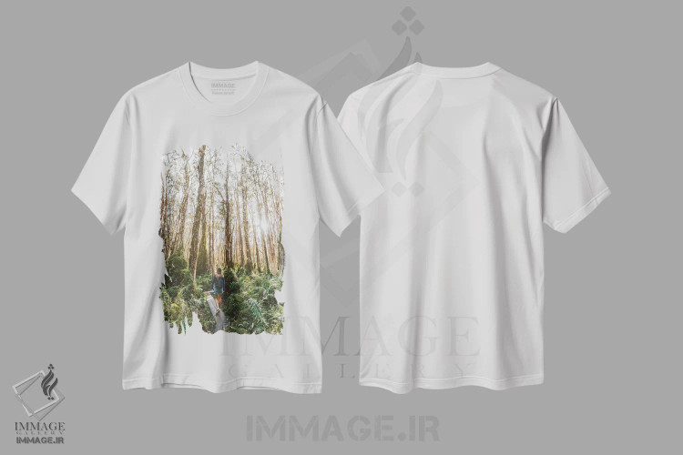 تیشرت سفید طرح دار دختر در مسیر چوبی میان بوته زار جنگلی، مدیوم اثر جیمز وودیکا | immage.ir