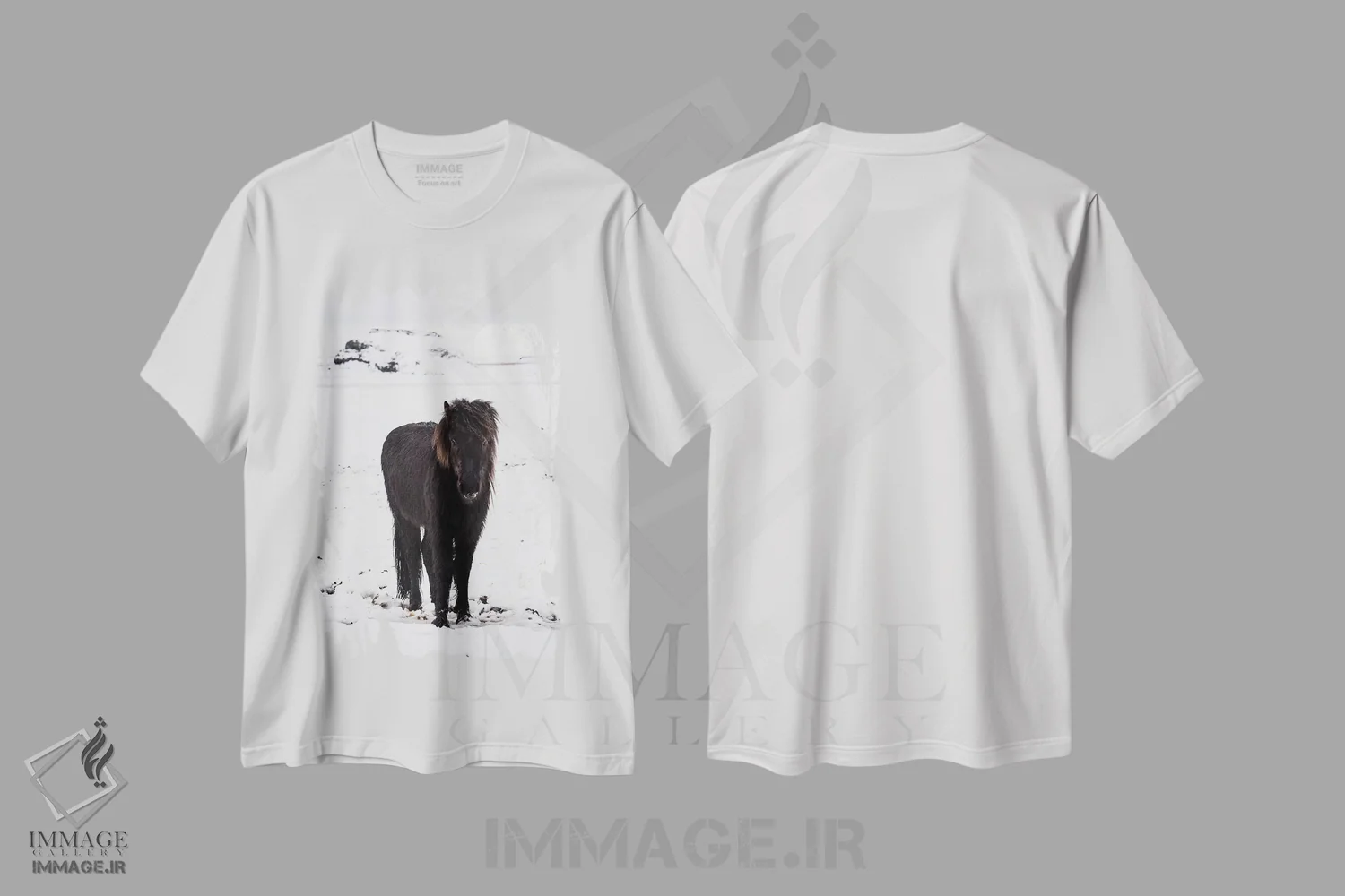 تیشرت سفید طرح دار اسبچه ایسلندی در برف زمستانی، مدیوم اثر جیمز وودیکا | فروشگاه ایماژ