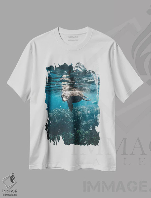تیشرت سفید طرح دار شیر دریایی کنجکاو زیر آب، مدیوم اثر جیمز وودیکا | immage.ir