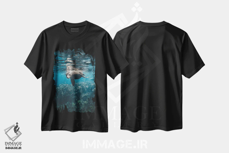 تیشرت مشکی طرح دار شیر دریایی کنجکاو زیر آب، مدیوم اثر جیمز وودیکا | فروشگاه ایماژ