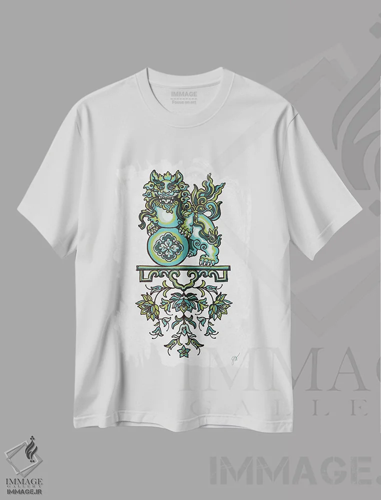 تیشرت سفید طرح دار پودل فو مان I، دکور آسیایی اثر جکی ون توبل | immage.ir