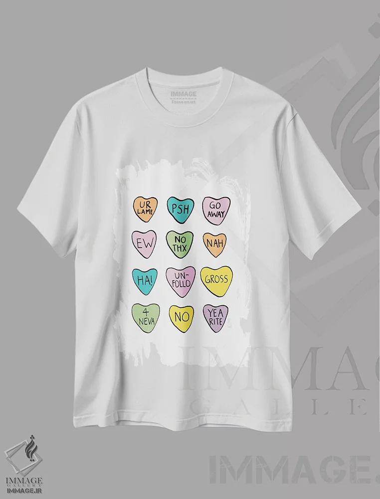 تیشرت سفید طرح دار ضد قلب، تزئینی اثر جولیا والک | immage.ir