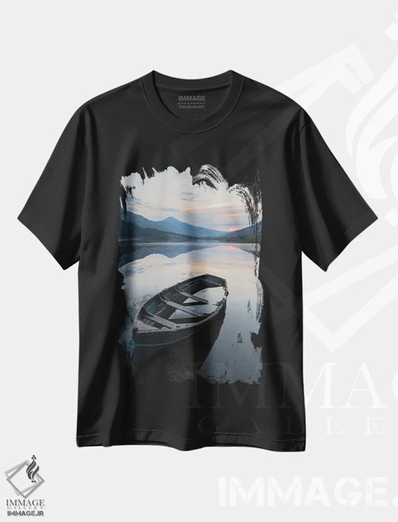 تیشرت مشکی طرح دار ایرلند، دریاچه کومین داف. قایق نیمه غرق شده در دریاچه، مدیوم اثر جینز گالری | immage.ir