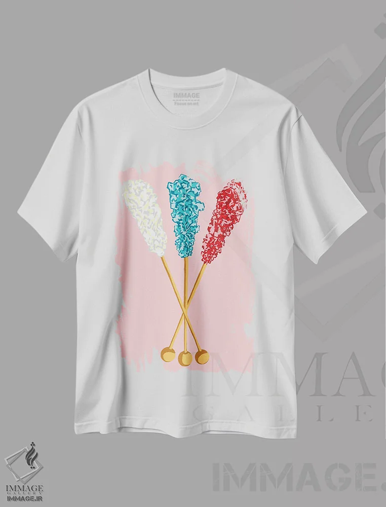 تیشرت سفید طرح دار آبنبات صخره ای سفید و سبزآبی و قرمز و صورتی، هنر فاخر معاصر اثر جیمی متز | immage.ir