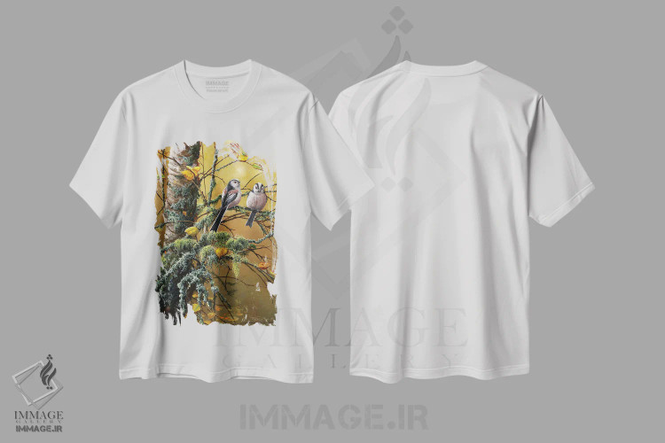 تیشرت سفید طرح دار چرخ ریسک دم دراز و گلسنگ ها، دکور کلبه و لژ اثر جرمی پاول | immage.ir