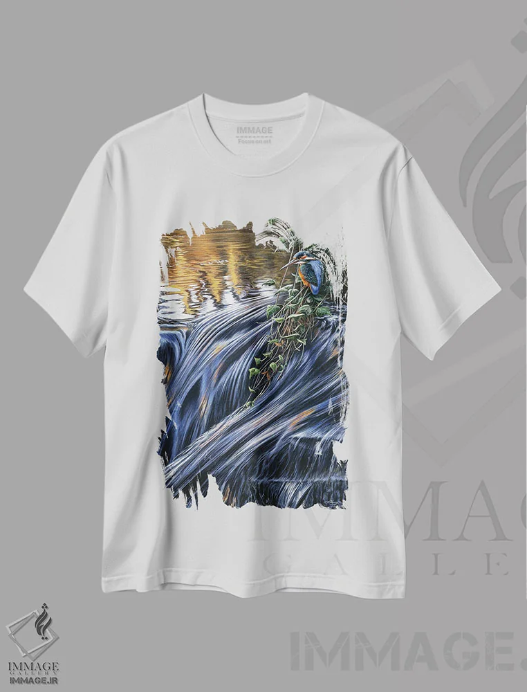 تیشرت سفید طرح دار آبشار ماهی خورک، هنر فاخر معاصر اثر جرمی پاول | immage.ir