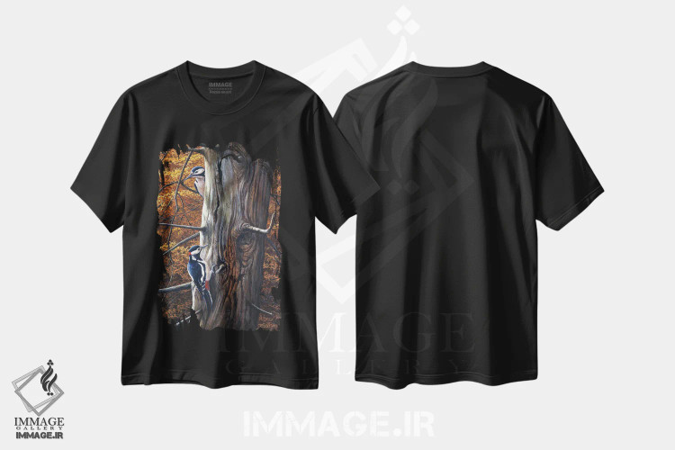 تیشرت مشکی طرح دار دارکوب خال دار بزرگ، دکور کلبه و لژ اثر جرمی پاول | فروشگاه ایماژ
