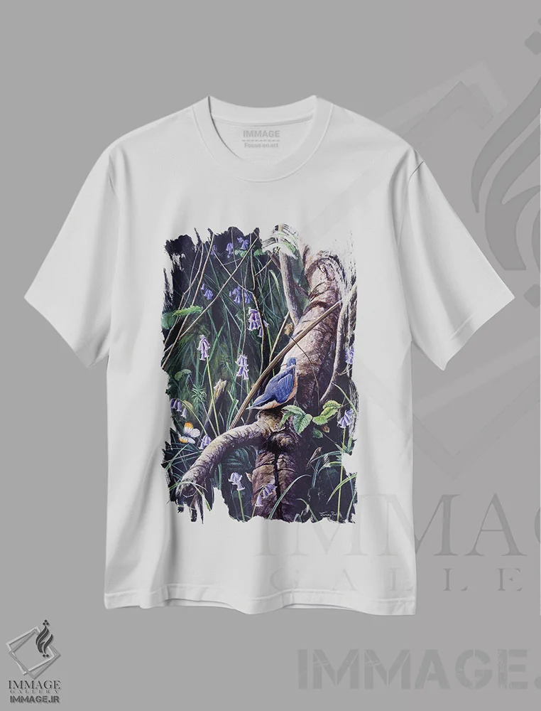 تیشرت سفید طرح دار غم های بهاری، دکور کلبه و لژ اثر جرمی پاول | فروشگاه ایماژ