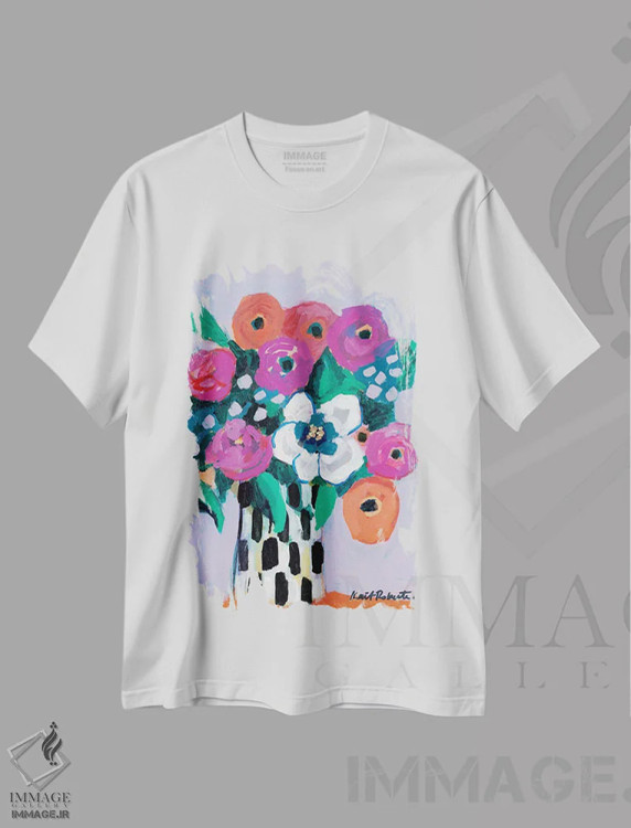 تیشرت سفید طرح دار دسته گل روی یاس بنفش، هنر فاخر معاصر اثر کیت رابرتس | فروشگاه ایماژ