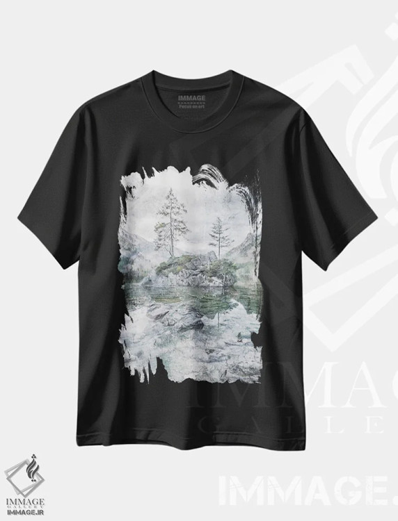 تیشرت مشکی طرح دار تنهایی در کنار دریاچه و کوه، دکور کلبه و لژ اثر کاترینا جونز | فروشگاه ایماژ