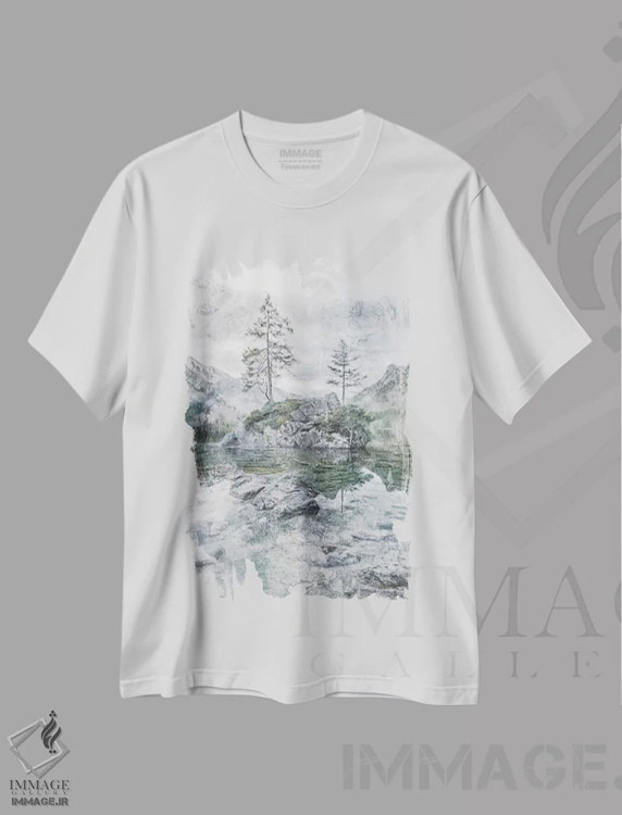 تیشرت سفید طرح دار تنهایی در کنار دریاچه و کوه، دکور کلبه و لژ اثر کاترینا جونز | immage.ir