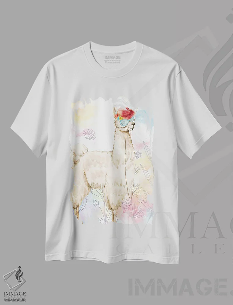 تیشرت سفید طرح دار لاما با کلاه شاپو، دکور بوهمی اثر کیمبرلی آلن | فروشگاه ایماژ