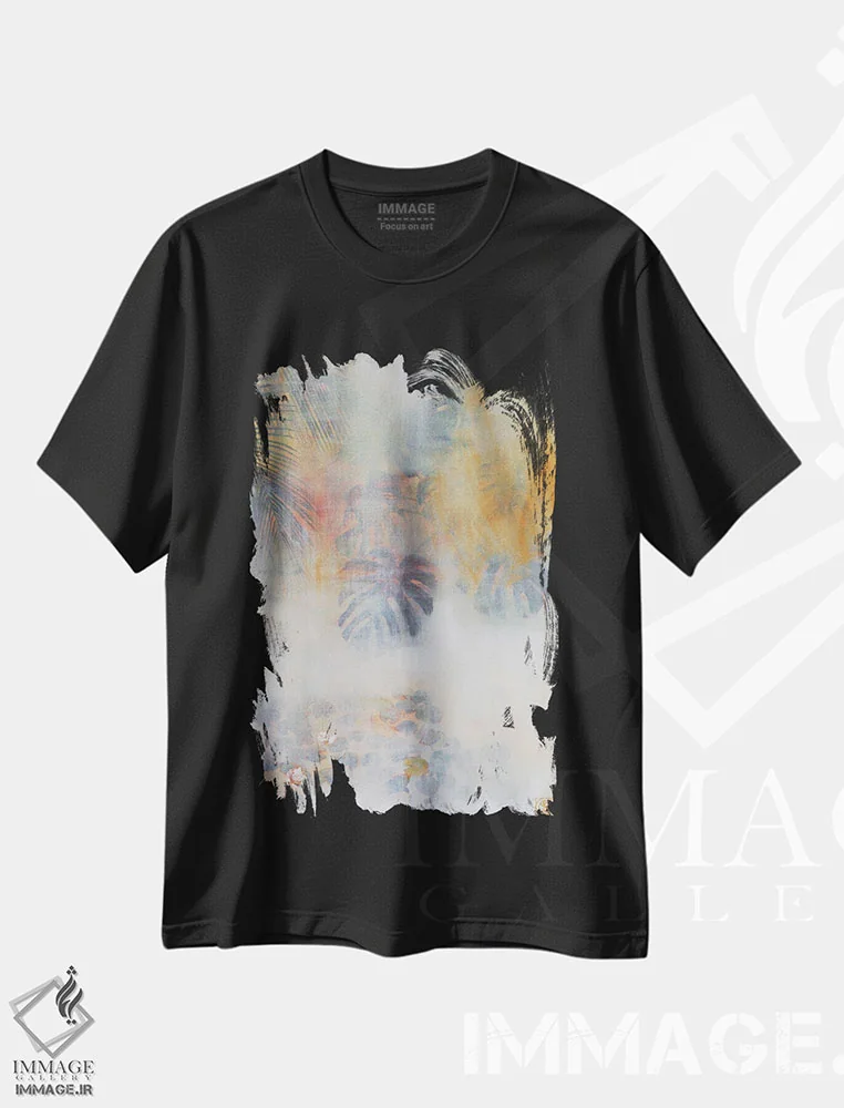 تیشرت مشکی طرح دار برکه با نیلوفرهای آبی، هنر فاخر معاصر اثر کاتیا بلینی | immage.ir