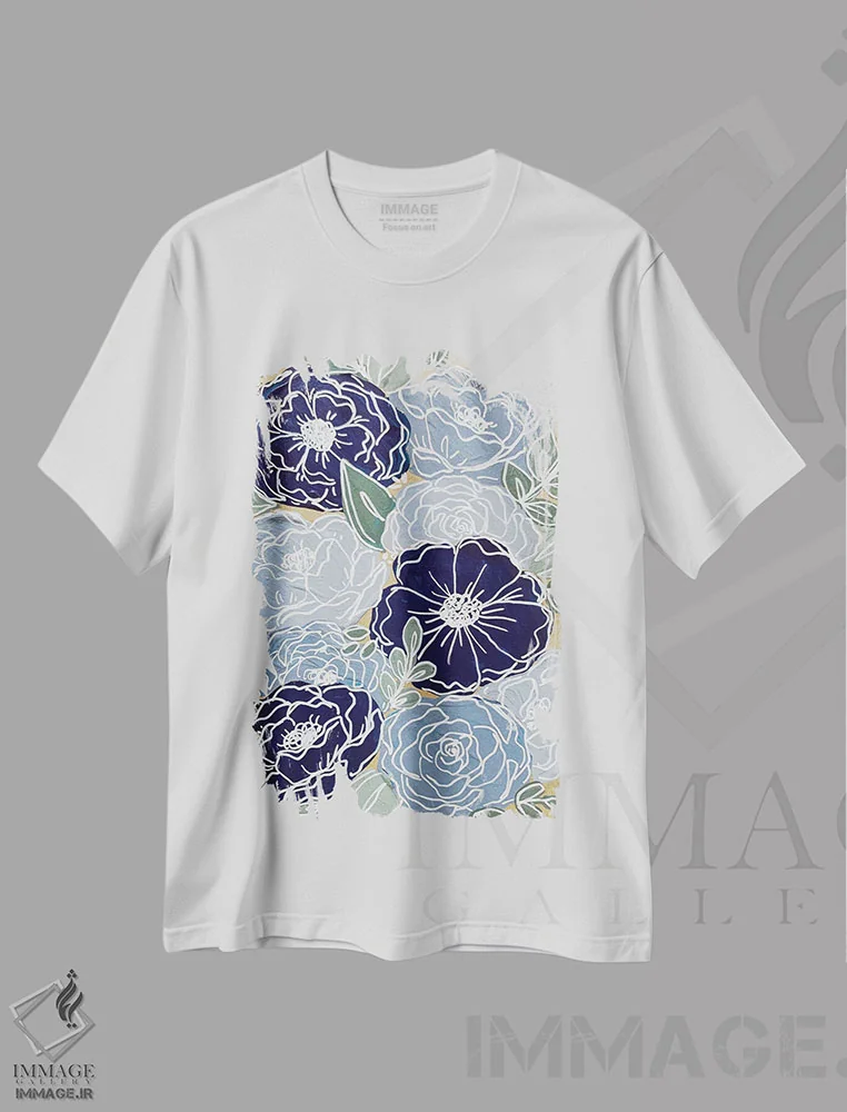 تیشرت سفید طرح دار گل های با خط آبی، تزئینی اثر کیتی برایانت | فروشگاه ایماژ