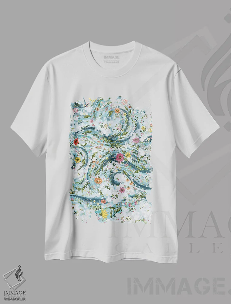 تیشرت سفید طرح دار موج های گل دار، مدیوم اثر کیتی برایانت | immage.ir