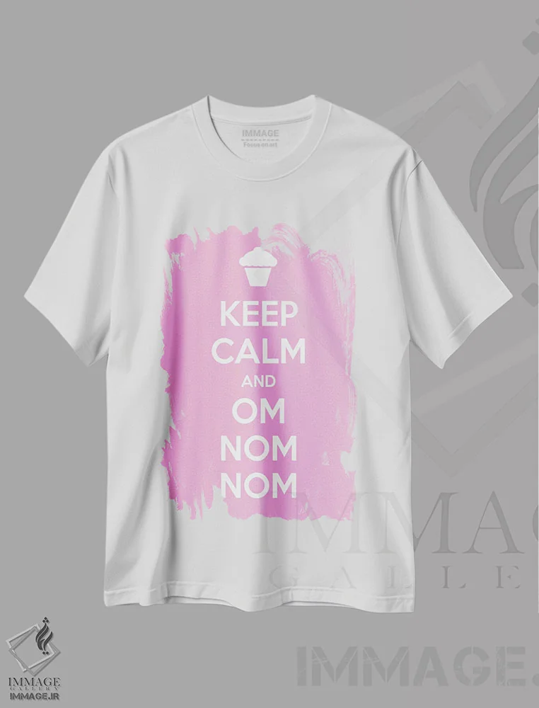 تیشرت سفید طرح دار آرام باش و نوش جان کن، دکور معاصر اثر فایو بای فایو کالکتیو | immage.ir