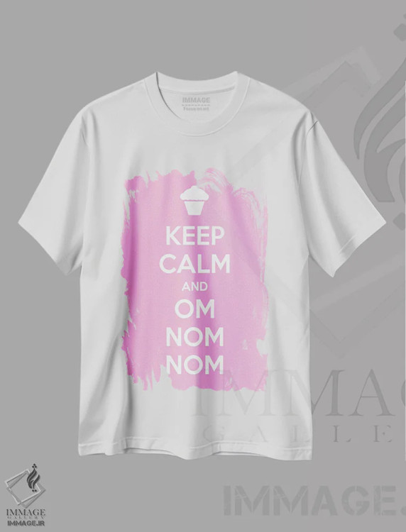 تیشرت سفید طرح دار آرام باش و نوش جان کن، دکور معاصر اثر فایو بای فایو کالکتیو | immage.ir