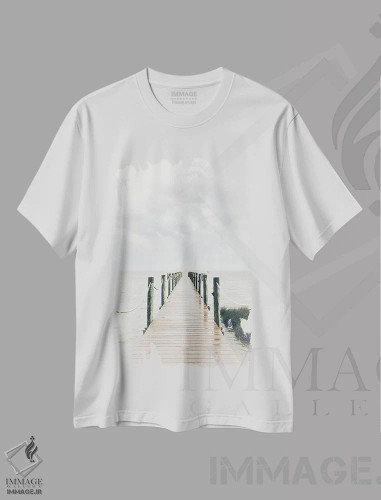 تیشرت سفید طرح دار اسکله بی انتها، دکور معاصر اثر کیم کورینگا | فروشگاه ایماژ
