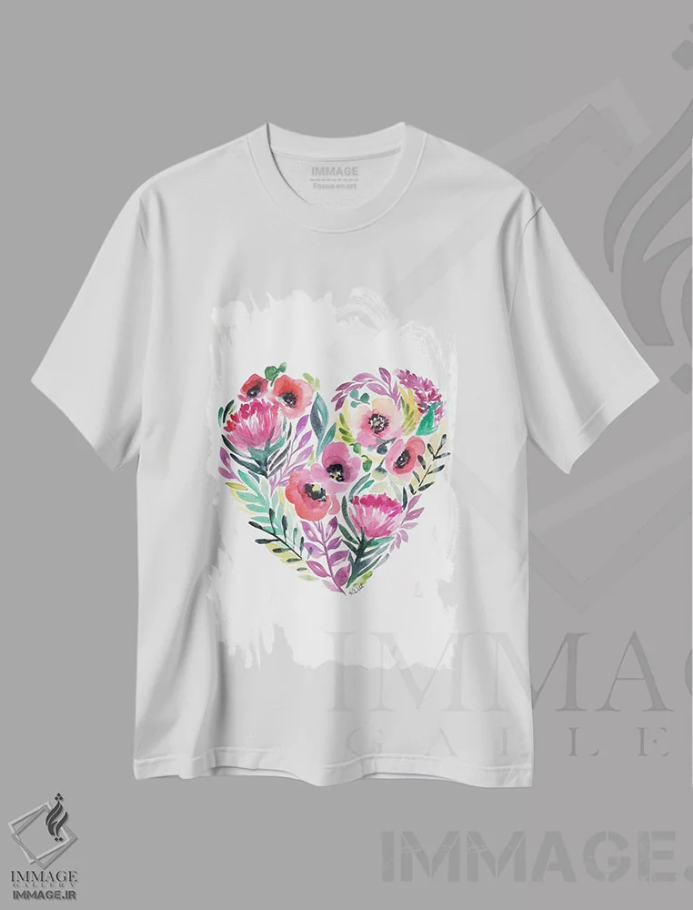 تیشرت سفید طرح دار قلبی از گل، دکور معاصر اثر کیرستن دیل | فروشگاه ایماژ
