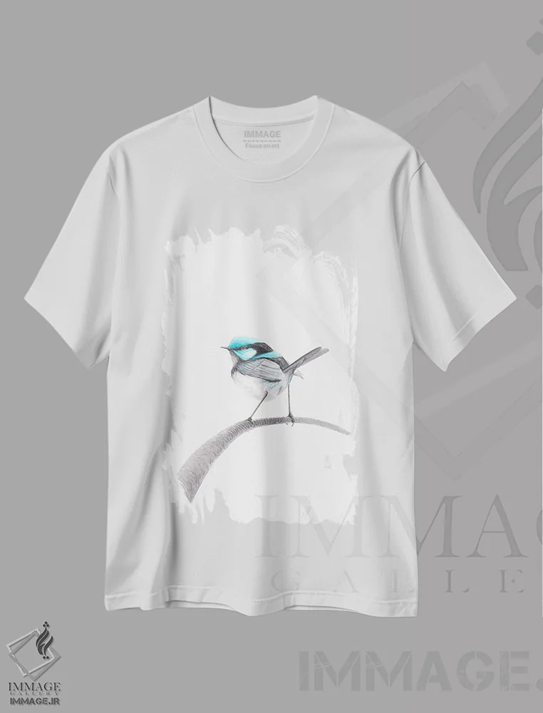 تیشرت سفید طرح دار پرنده الهام گرفته، دکور معاصر اثر کارینا دانیلچوک | immage.ir