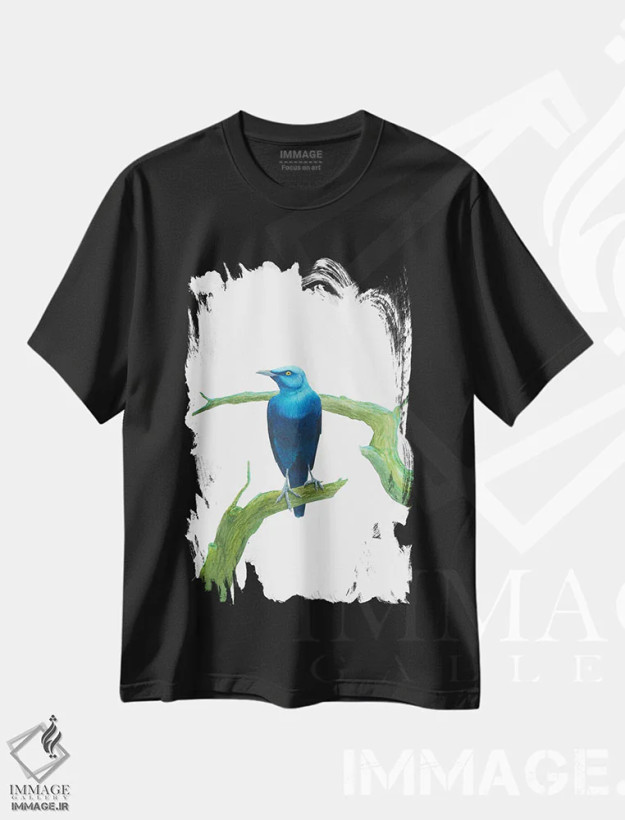 تیشرت مشکی طرح دار پرنده آبی جدی روی شاخه، دکور معاصر اثر کارینا دانیلچوک | فروشگاه ایماژ