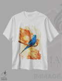 تیشرت سفید طرح دار پرنده آبی روی شاخه با گل ها، دکور معاصر اثر کارینا دانیلچوک | immage.ir