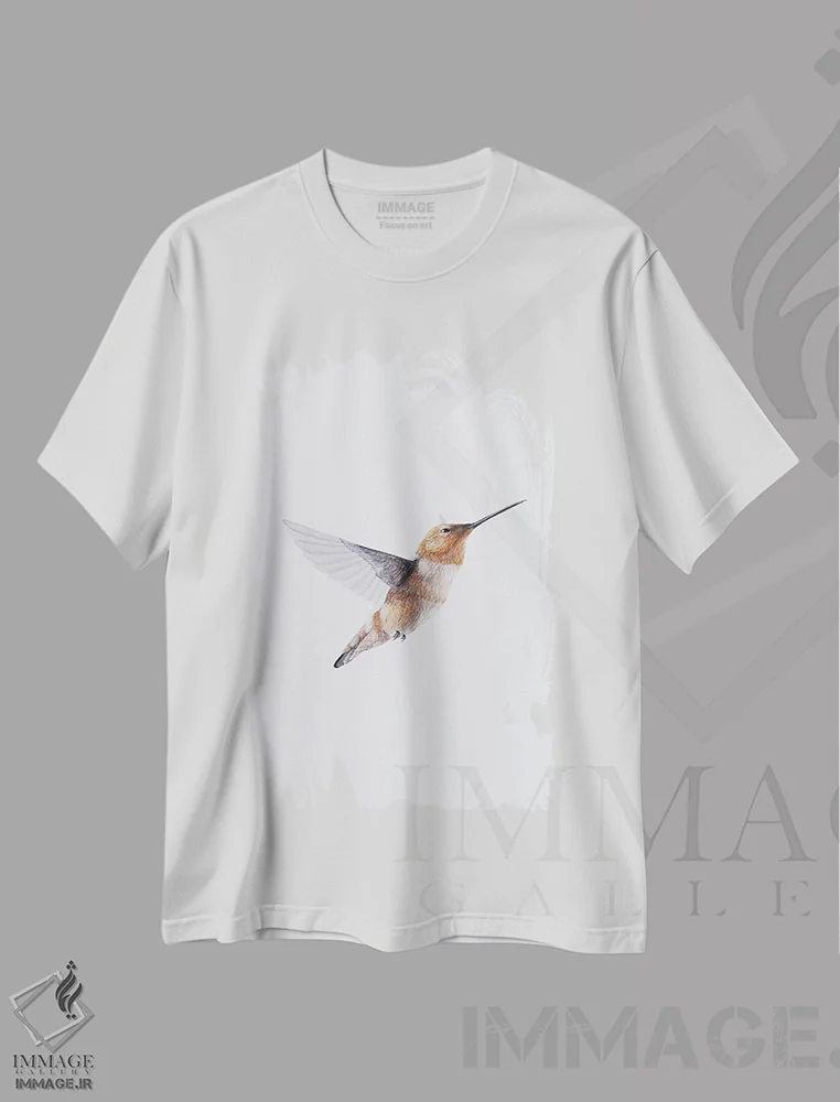 تیشرت سفید طرح دار مرغ مگس خوار قهوه ای، دکور معاصر اثر کارینا دانیلچوک | immage.ir