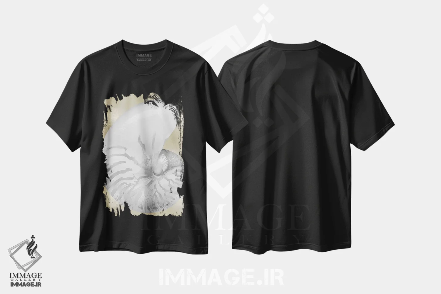 تیشرت مشکی طرح دار صدف مرواریدی نقره ای روی طلا III، دکور ساحلی اثر کارولین کلی | immage.ir