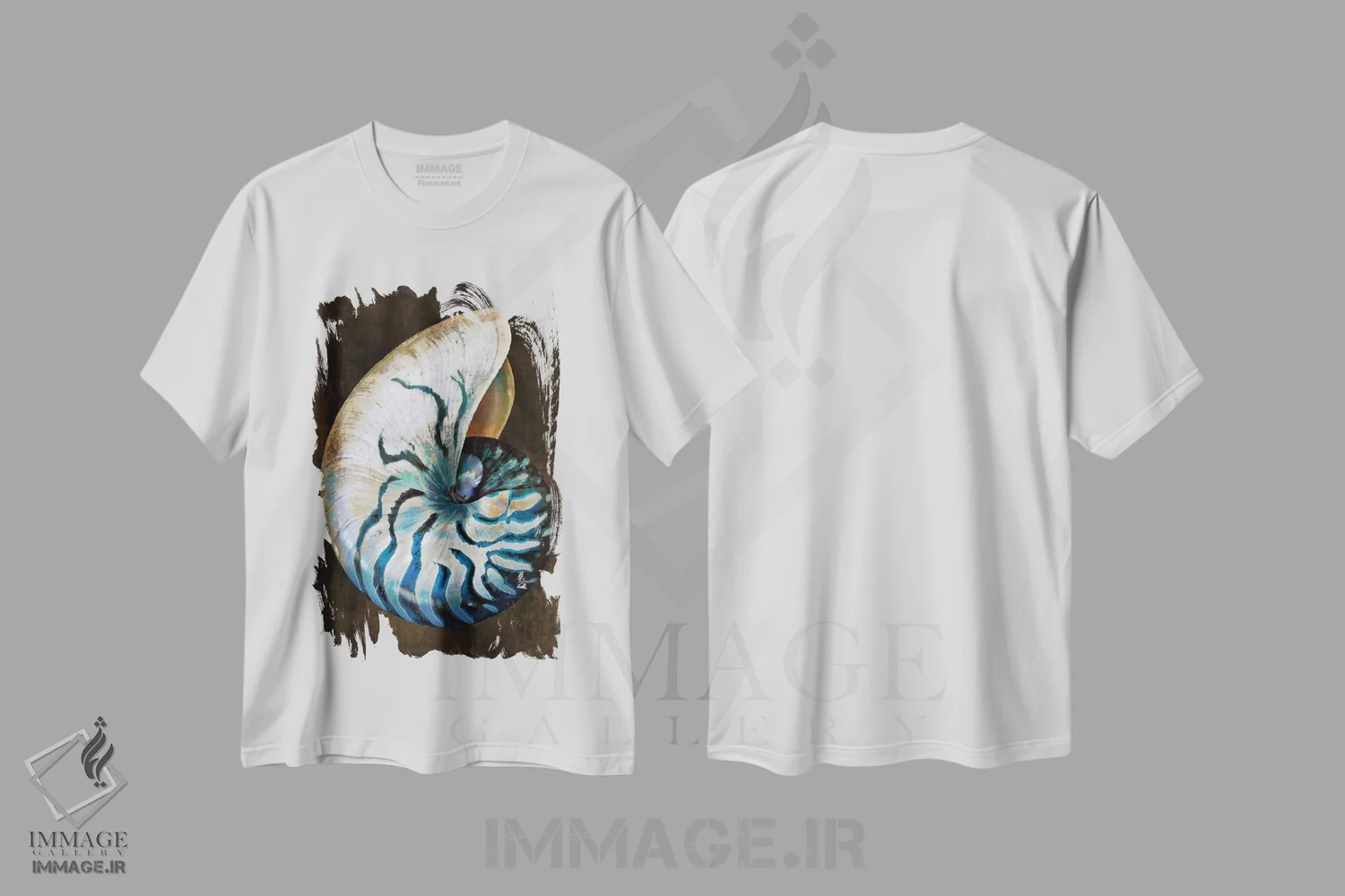 تیشرت سفید طرح دار گنجینه اقیانوس IV، دکور ساحلی اثر کارولین کلی | immage.ir