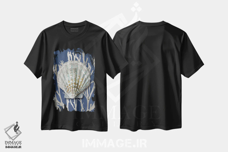 تیشرت مشکی طرح دار مرجان صدفی نقره ای روی آبی IV، دکور ساحلی اثر کارولین کلی | immage.ir