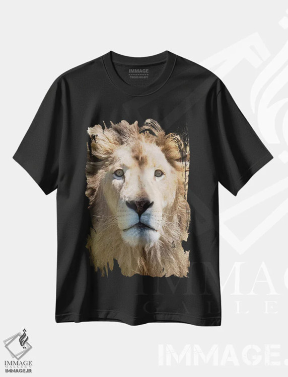 تیشرت مشکی طرح دار South Africa.,شیر، استان کیپ غربی، آفریقای جنوبی، مدیوم اثر کرن سو | immage.ir